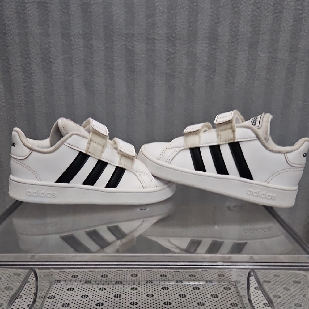 Adidas White and Black Superstar Sneakers Toddler Size 7.5k